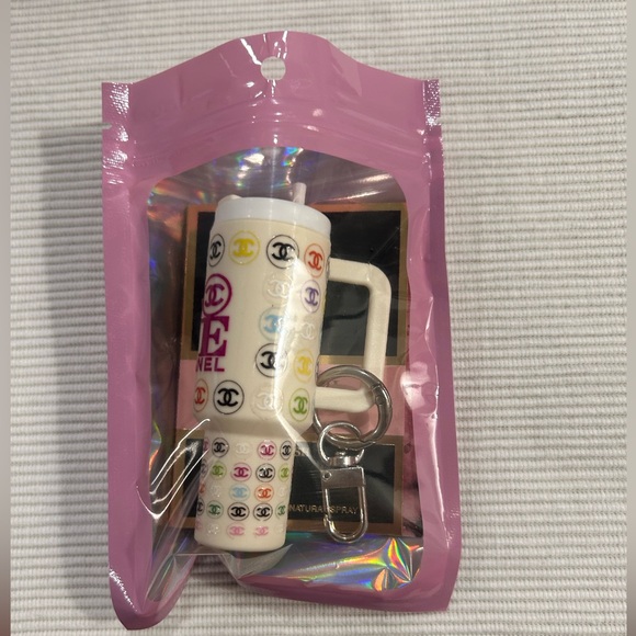 CUTE Tumbler Storage Keychain PLUS Good Girl Blush Perfume sample AND Bow Charm - Picture 5 of 15